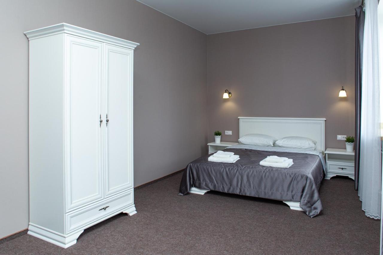 ניאסוויז' Belastok Hotel מראה חיצוני תמונה